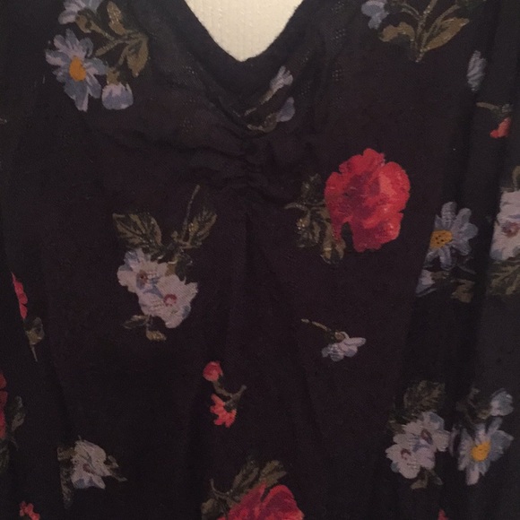American eagle floral ruffle sleeve romper - Picture 5 of 13